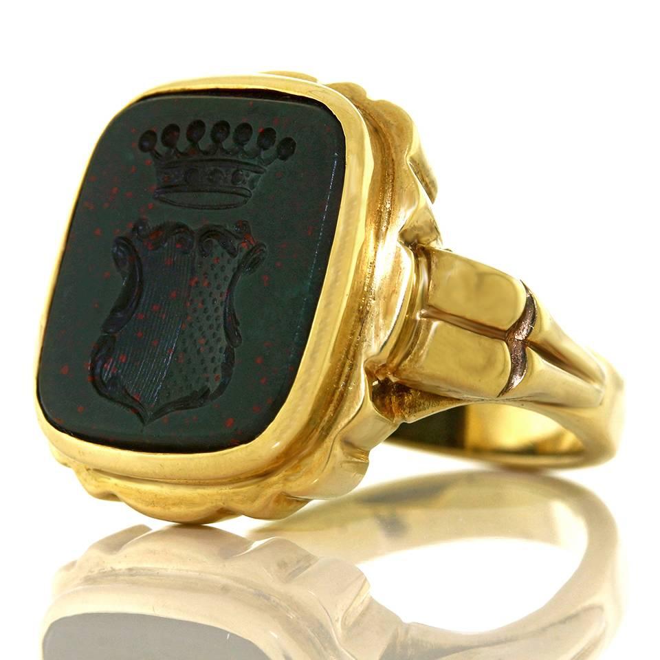 Royal Crest Bloodstone Gold Signet Ring In Excellent Condition In Litchfield, CT
