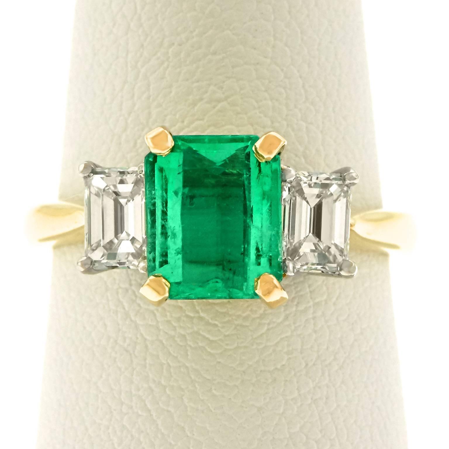 1.84 Carat Colombian Emerald and Diamond Set Gold Ring GIA In Excellent Condition In Litchfield, CT