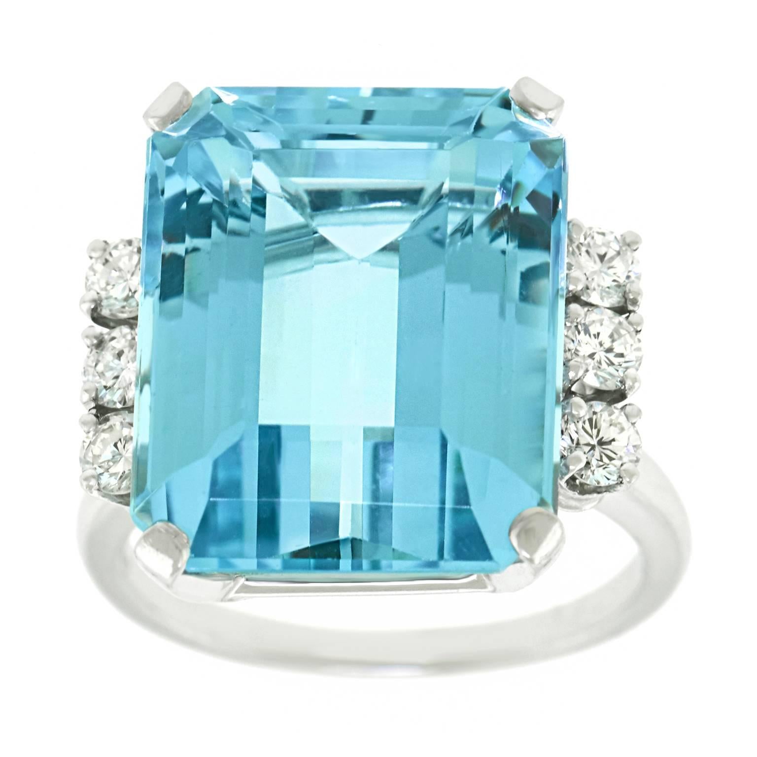 Fifties Aquamarine and Diamond Platinum Ring In Excellent Condition In Litchfield, CT
