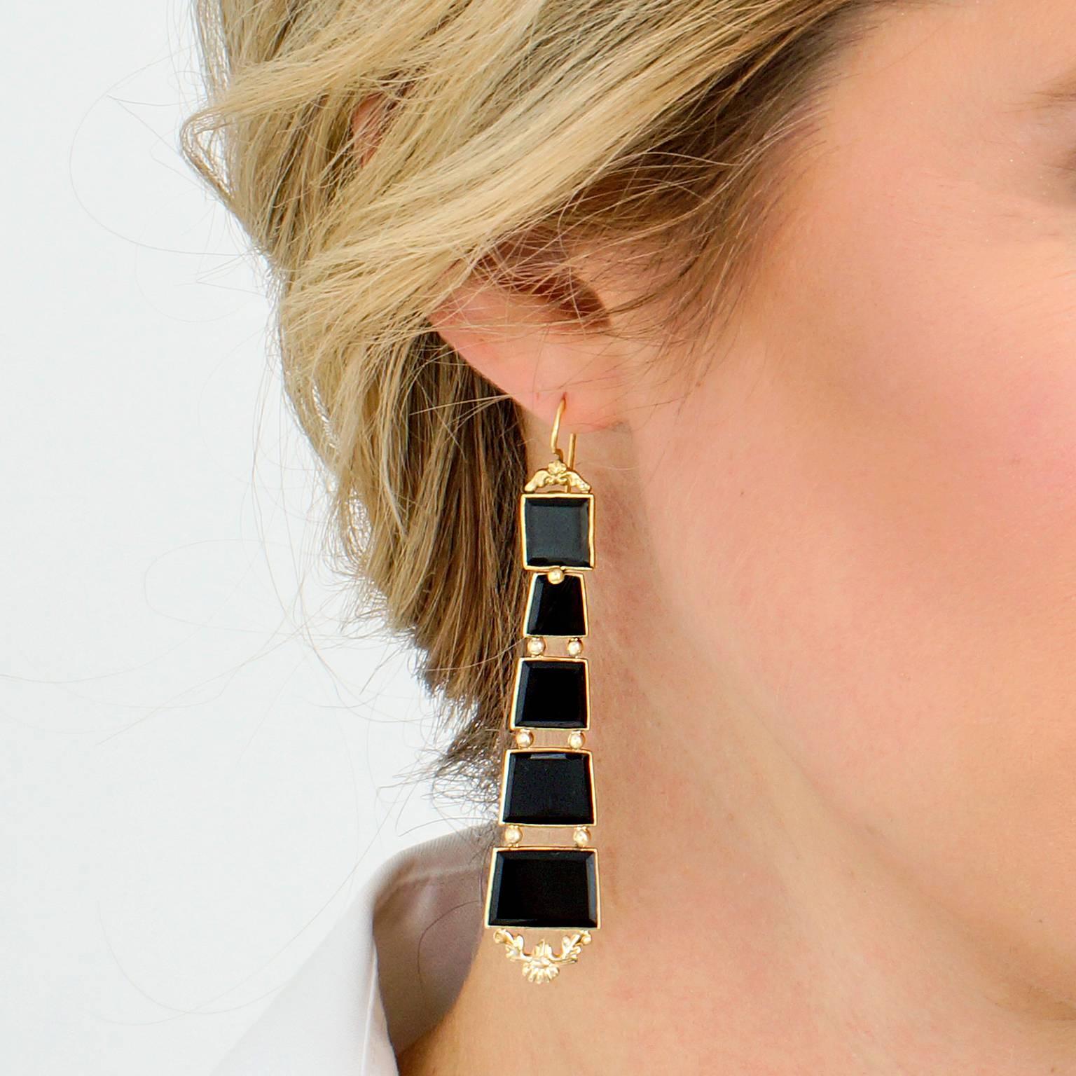 Chic Antique Black Onyx Chandelier Earrings In Excellent Condition In Litchfield, CT