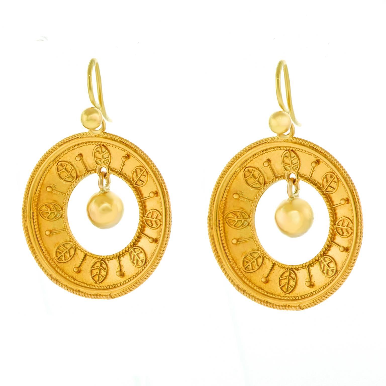 Antique Gold Earrings In Excellent Condition In Litchfield, CT