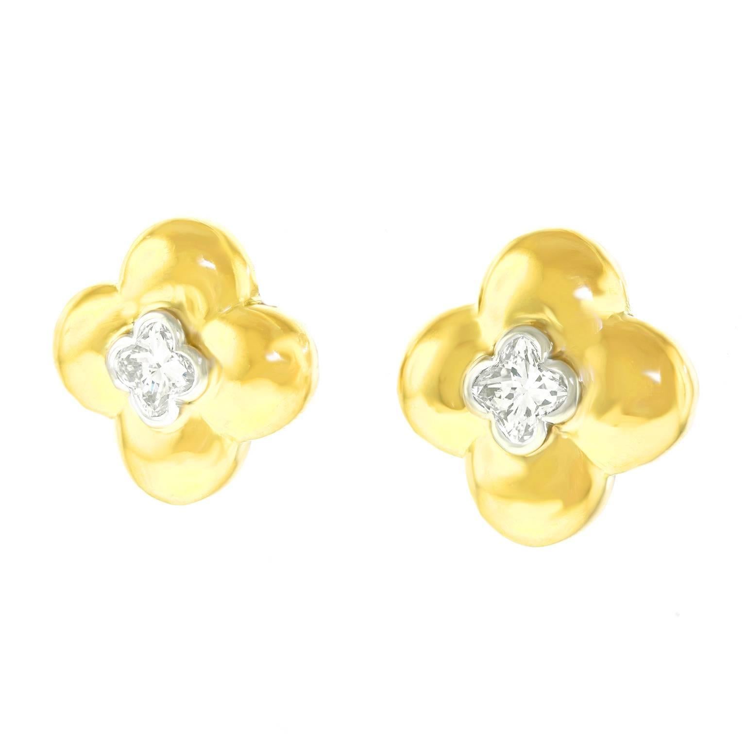 Stunning Clover-Cut Diamonds in Gold Clover Motif Earrings 3