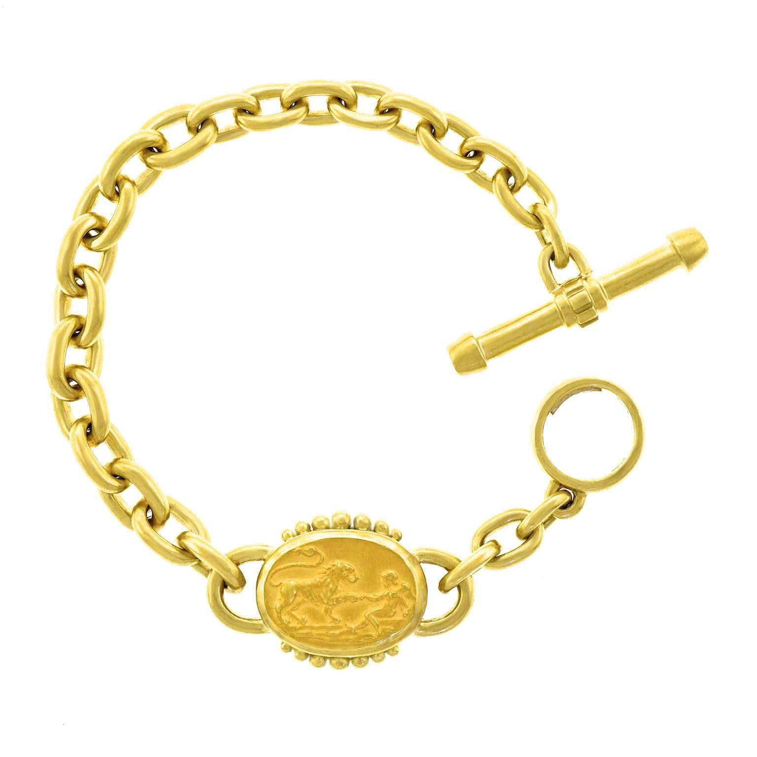 Sevan Bicaki Neoclassical Gold Toggle Bracelet with Pegasus Intaglio In Excellent Condition In Litchfield, CT