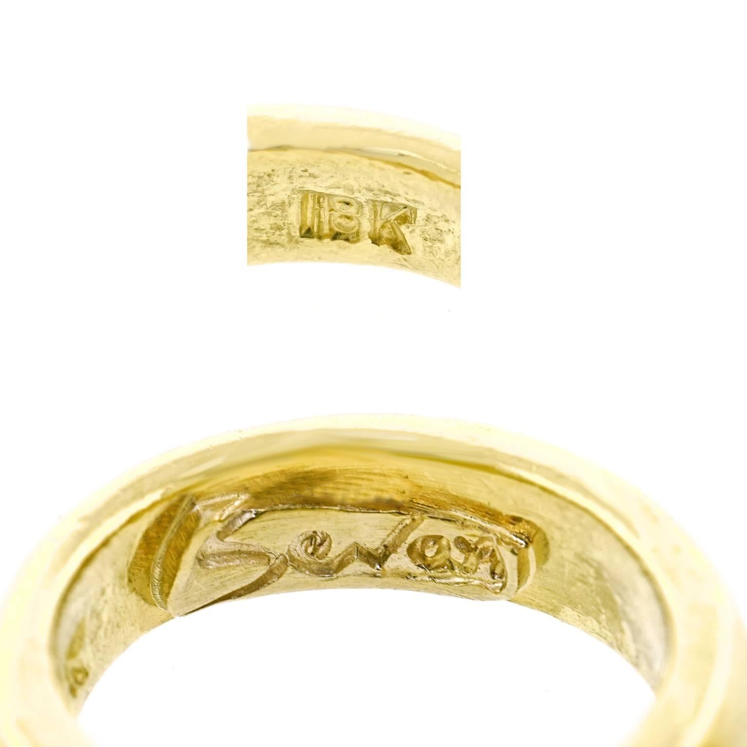 Sevan Bicaki Neoclassical Gold Toggle Bracelet with Pegasus Intaglio 1