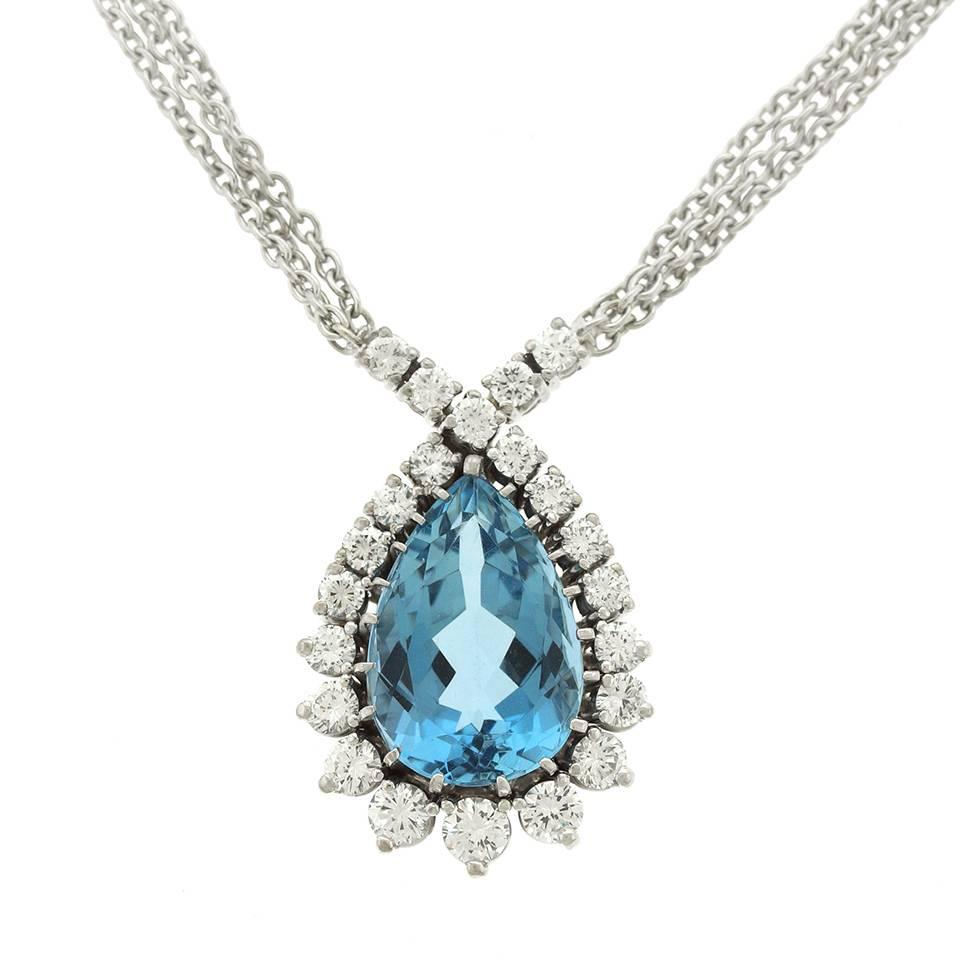 Spectacular Aquamarine & Diamond Necklace in White Gold 4