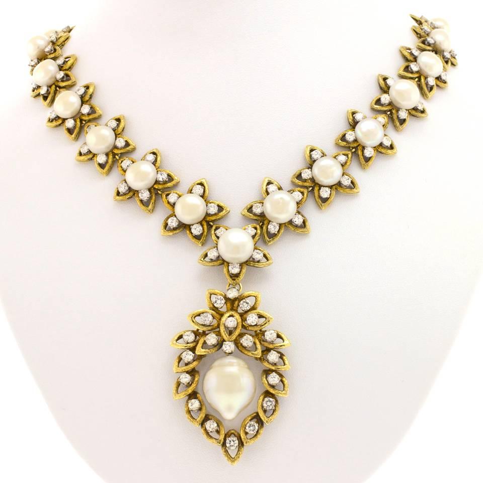 Stunning Diamond Pearl Necklace circa 1960s In Excellent Condition In Litchfield, CT