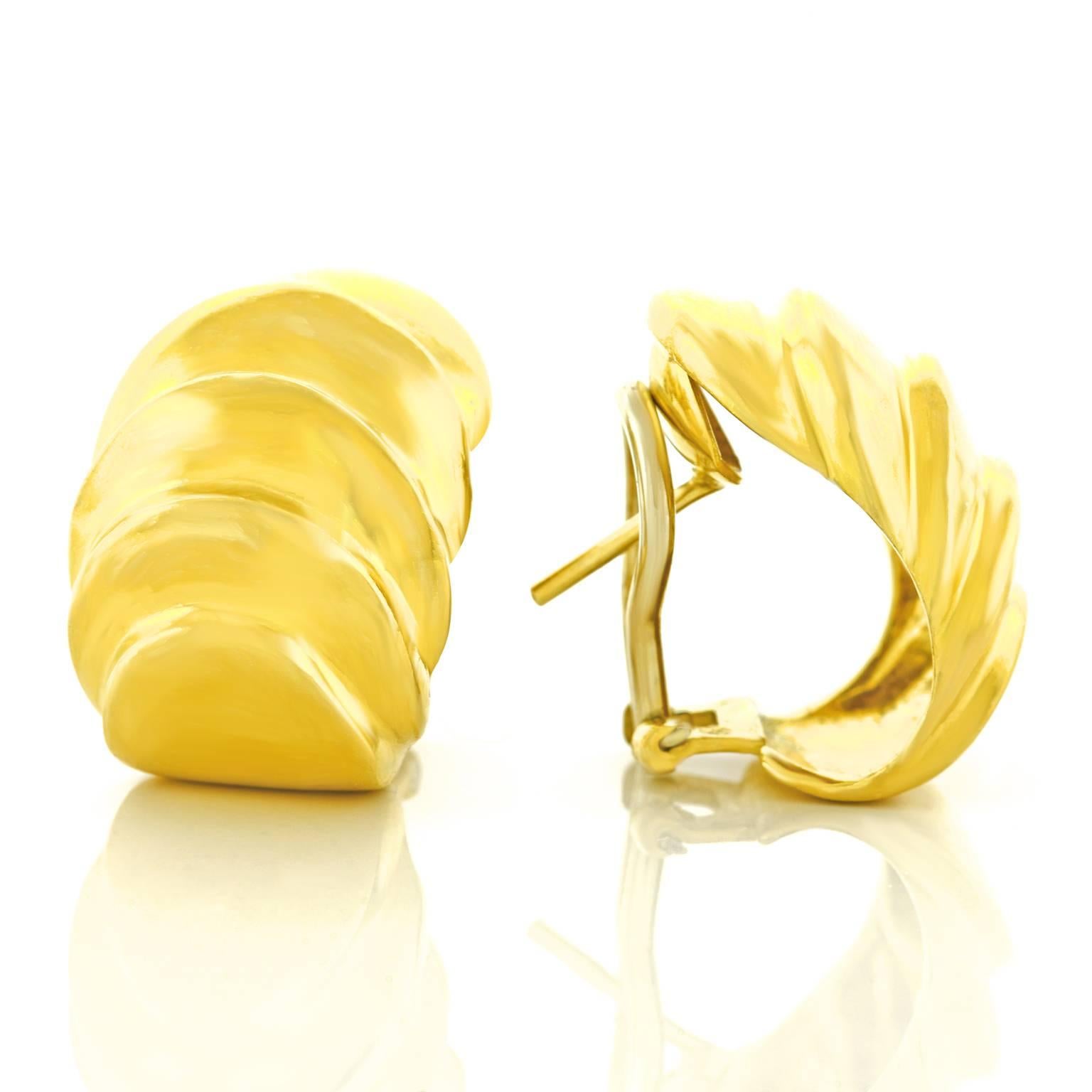 Gubelin Gold Earrings 3