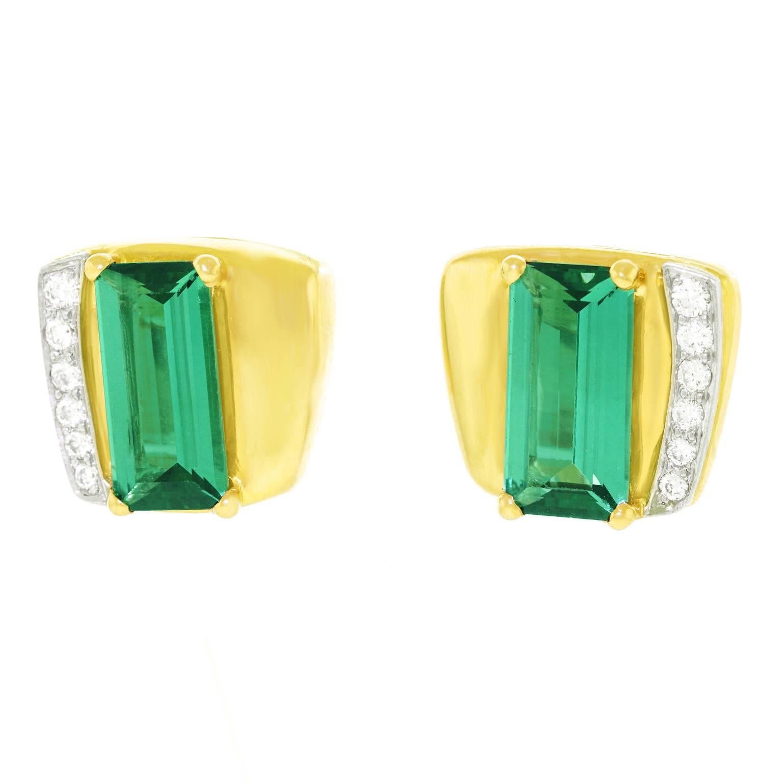 Modernist Green Tourmaline Diamond Gold Earrings In Excellent Condition In Litchfield, CT