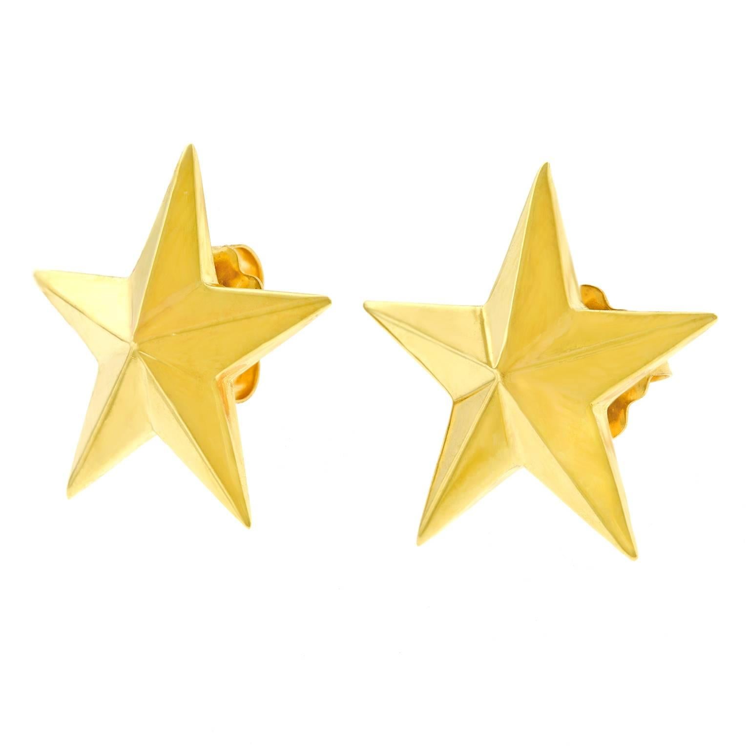 Bold 1980s Gold Star Earrings In Excellent Condition In Litchfield, CT