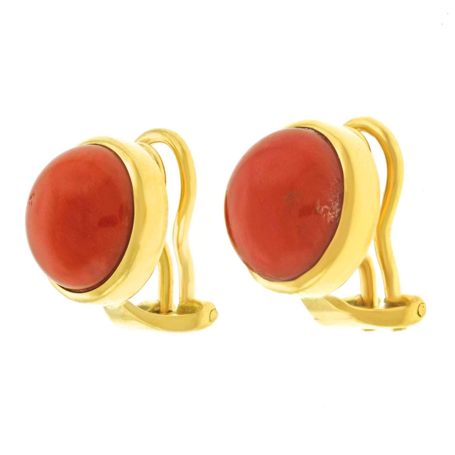 Natural Coral and Gold Earrings In Excellent Condition In Litchfield, CT