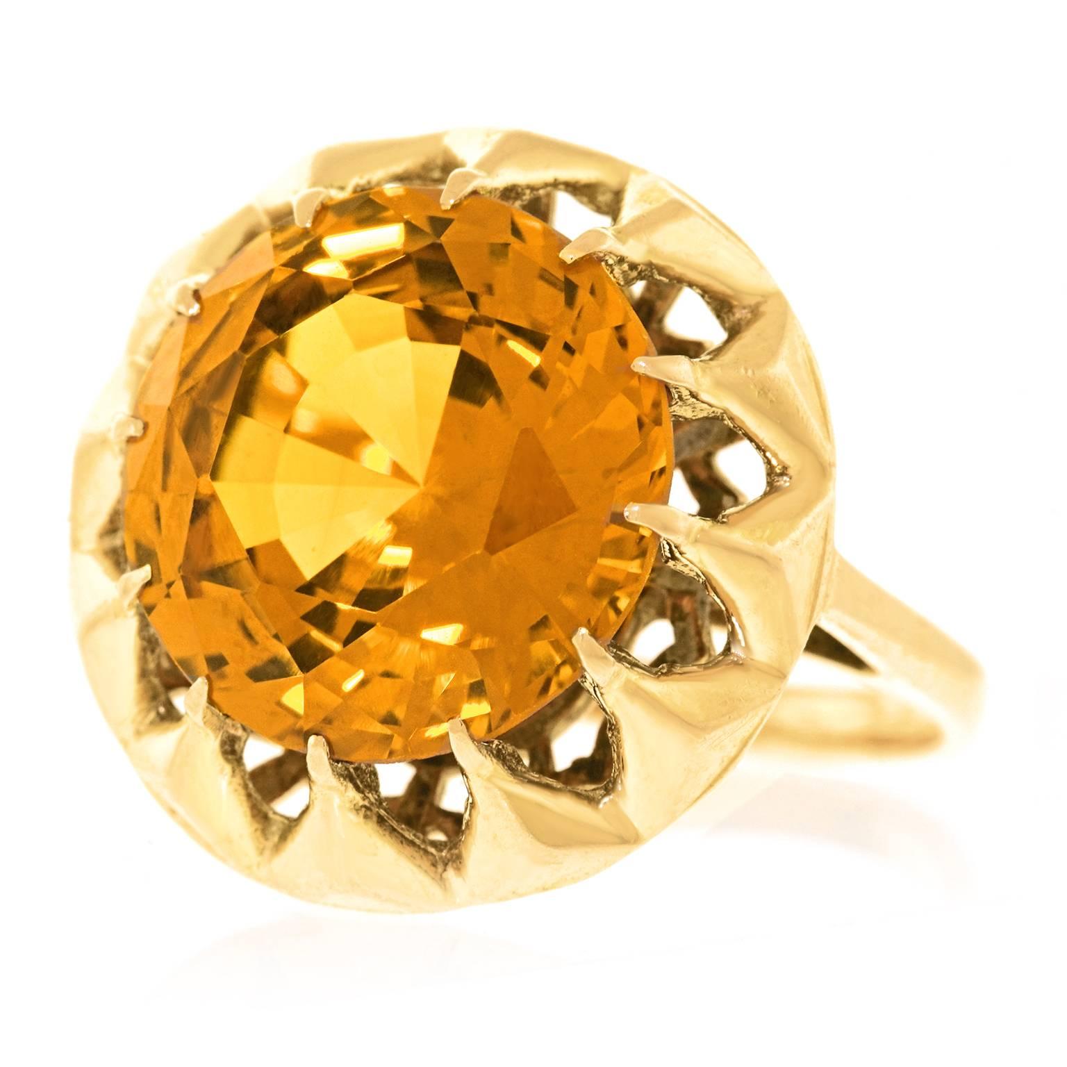 French 1950s Citrine Set Gold Ring In Excellent Condition In Litchfield, CT