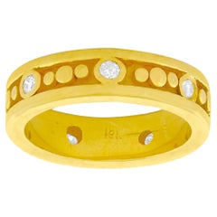 Chic Diamond-set Gold Ring