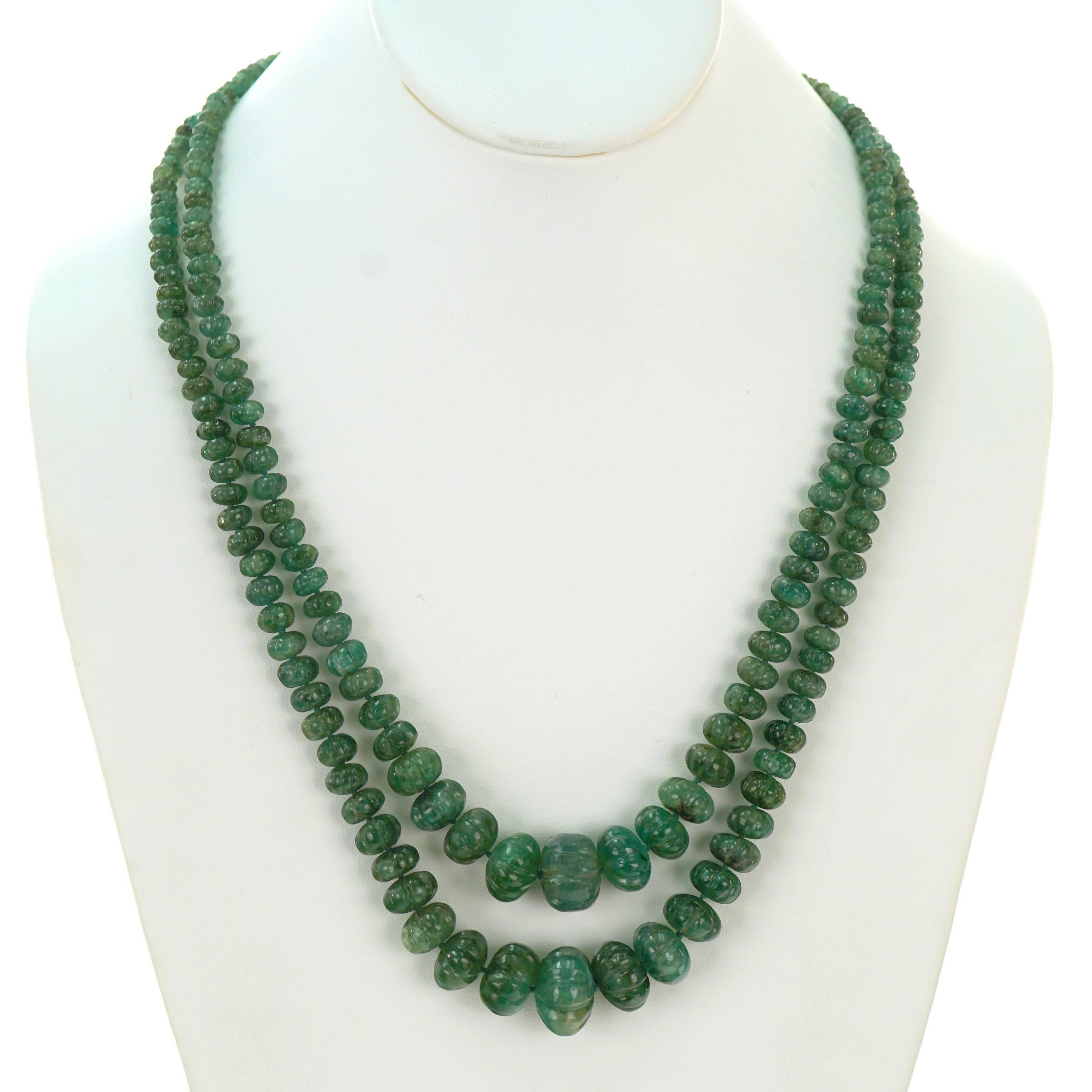 Double-Strand Emerald Necklace with Antique Gold Catch 4