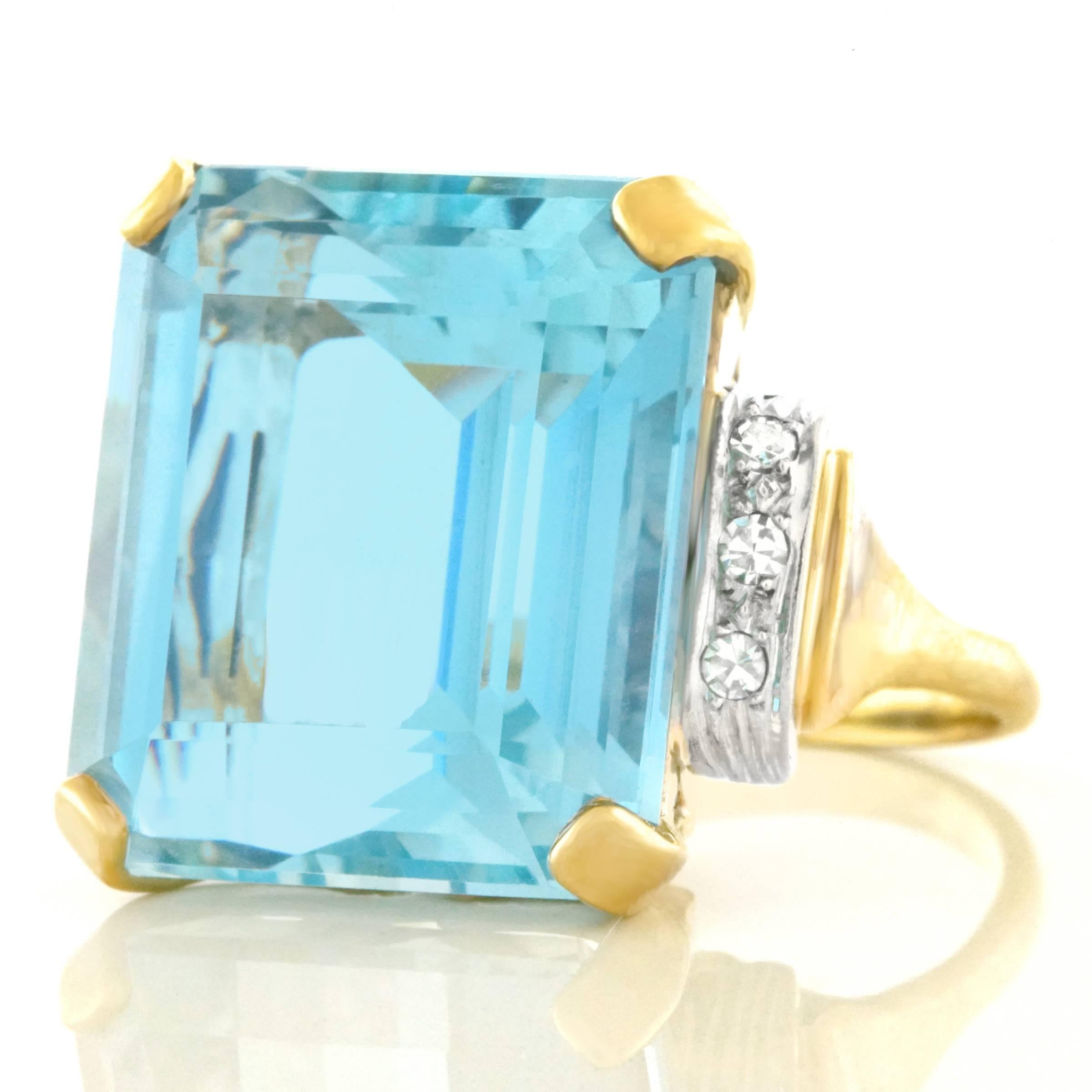 Art Deco Aquamarine and Diamond Ring In Excellent Condition In Litchfield, CT