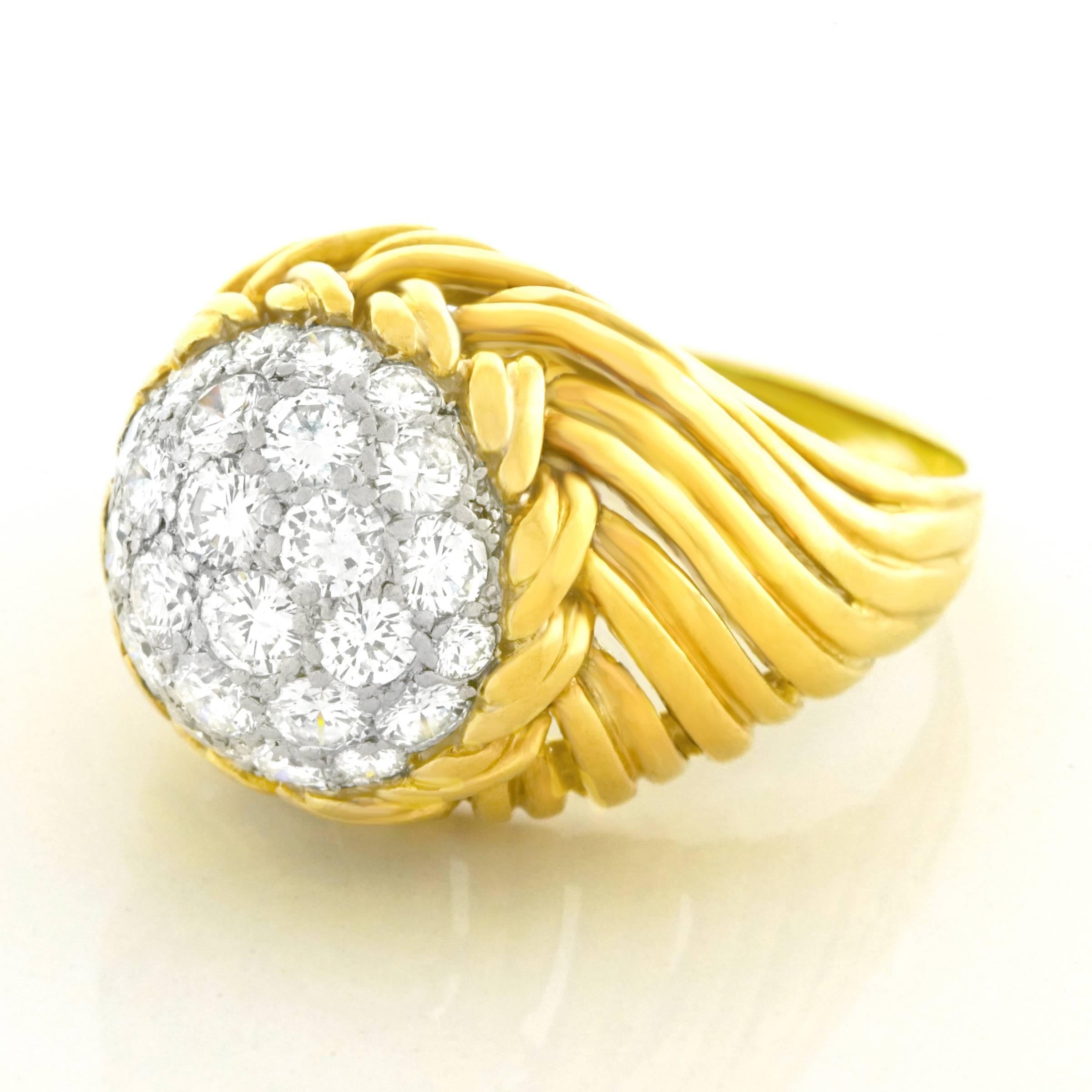 1960s Van Cleef & Arpels Diamond and Gold Ring In Excellent Condition In Litchfield, CT