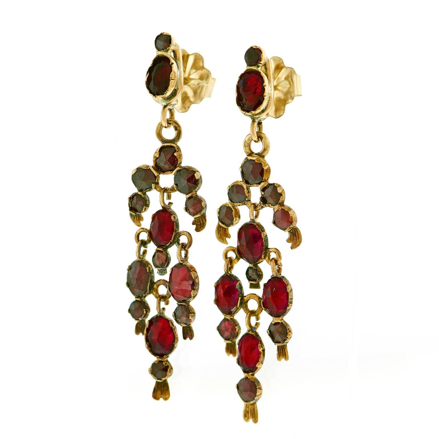 Gorgeous 19th Century French Garnet Gold Chandelier Earrings In Good Condition In Litchfield, CT