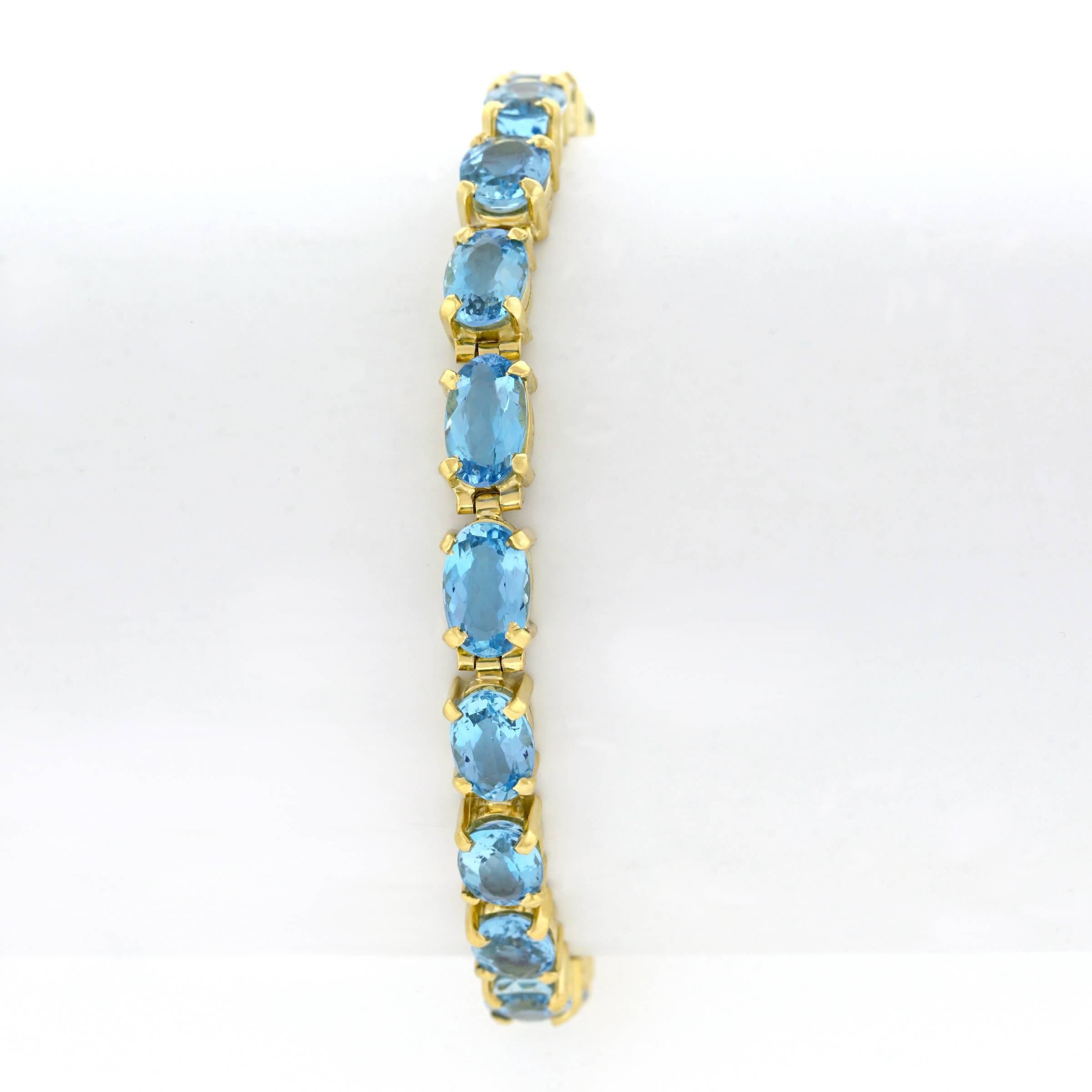 Aquamarine Set Gold Bracelet In Excellent Condition In Litchfield, CT
