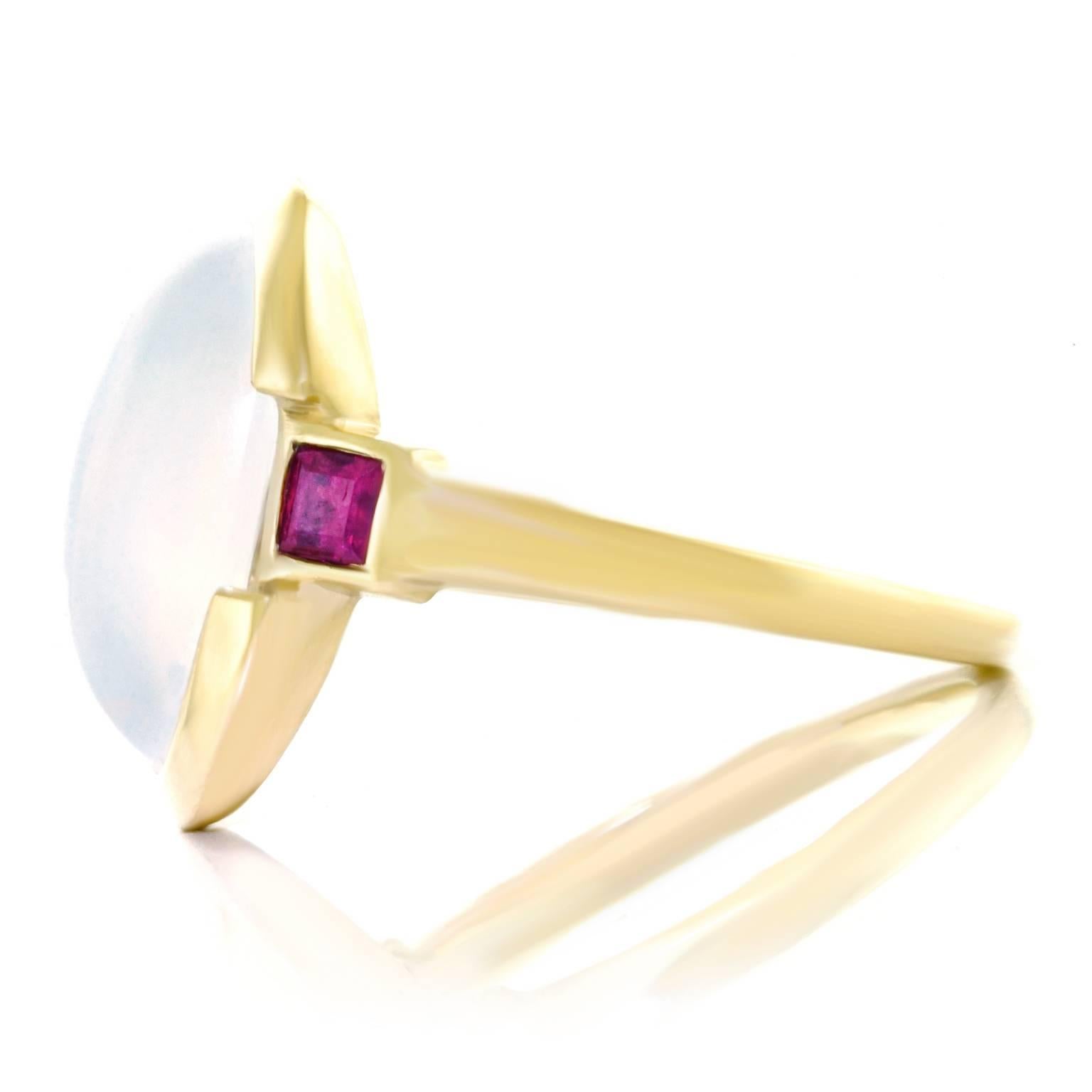 Women's or Men's 1950s Tiffany & Co. Moonstone and Ruby Gold Ring