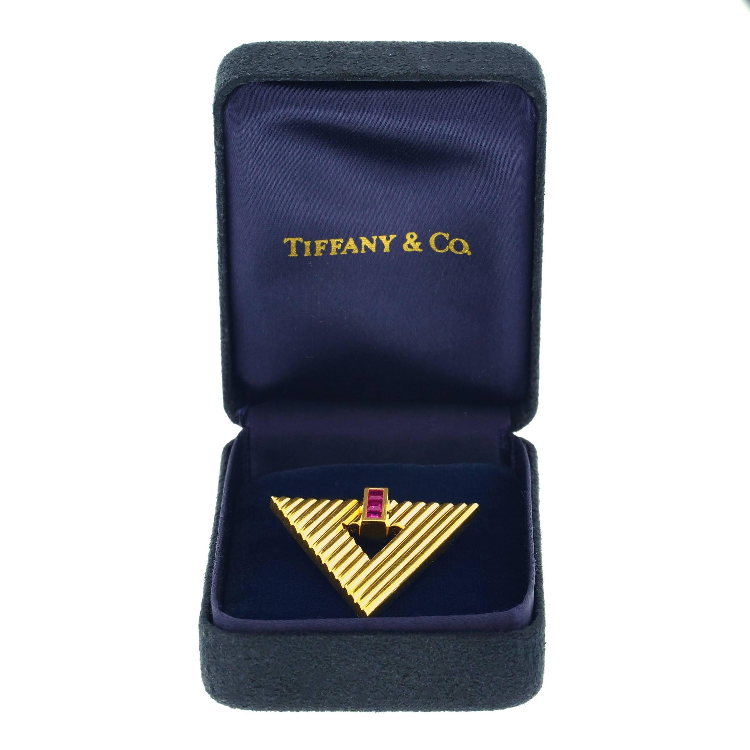 Tiffany 1970s Gold Brooch In Excellent Condition In Litchfield, CT
