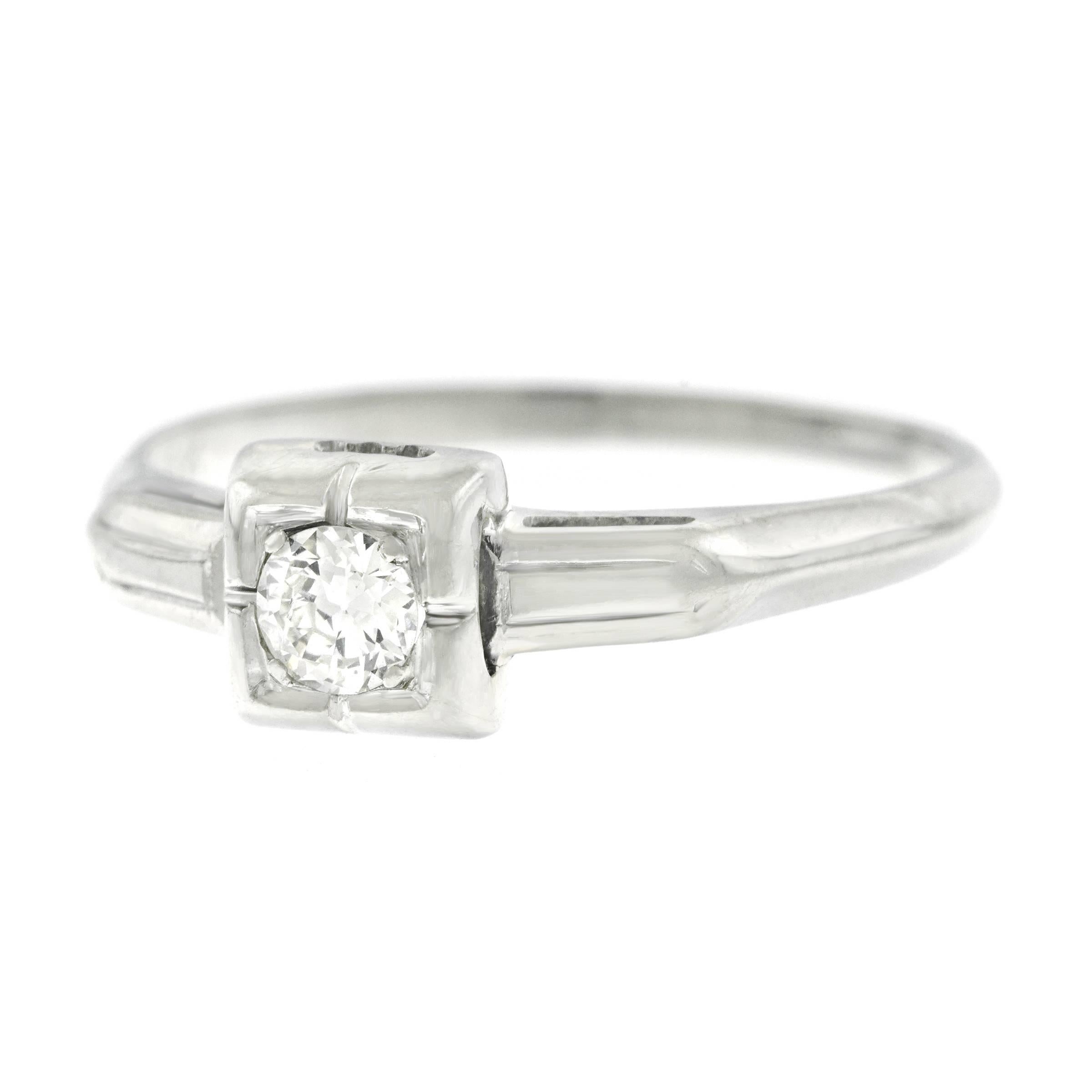 Round Cut Art Deco Diamond Set Gold Engagement Ring
