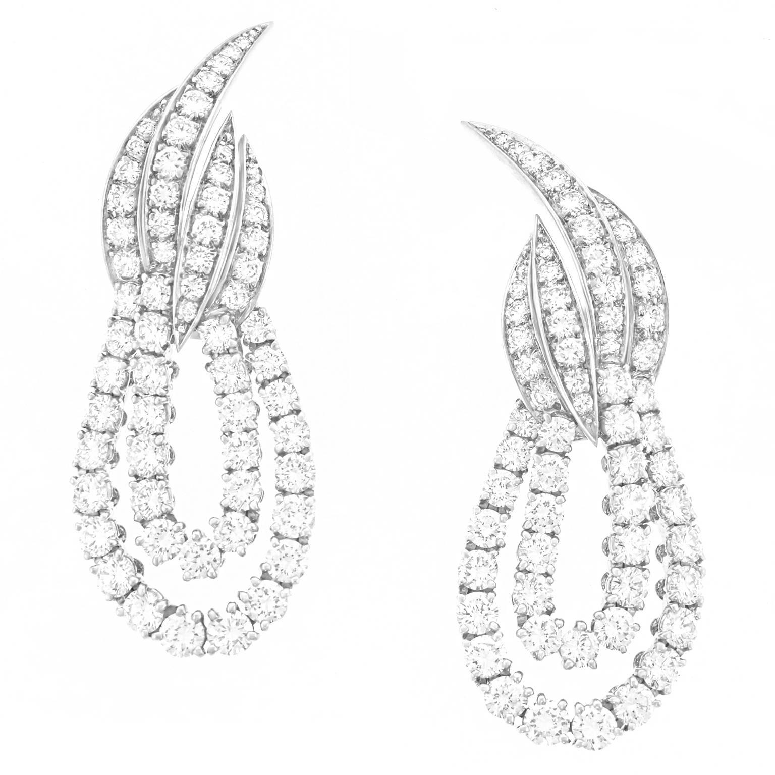 Fred Paris 10 Carat Total Weight Diamond Chandelier Platinum Earrings In Excellent Condition In Litchfield, CT