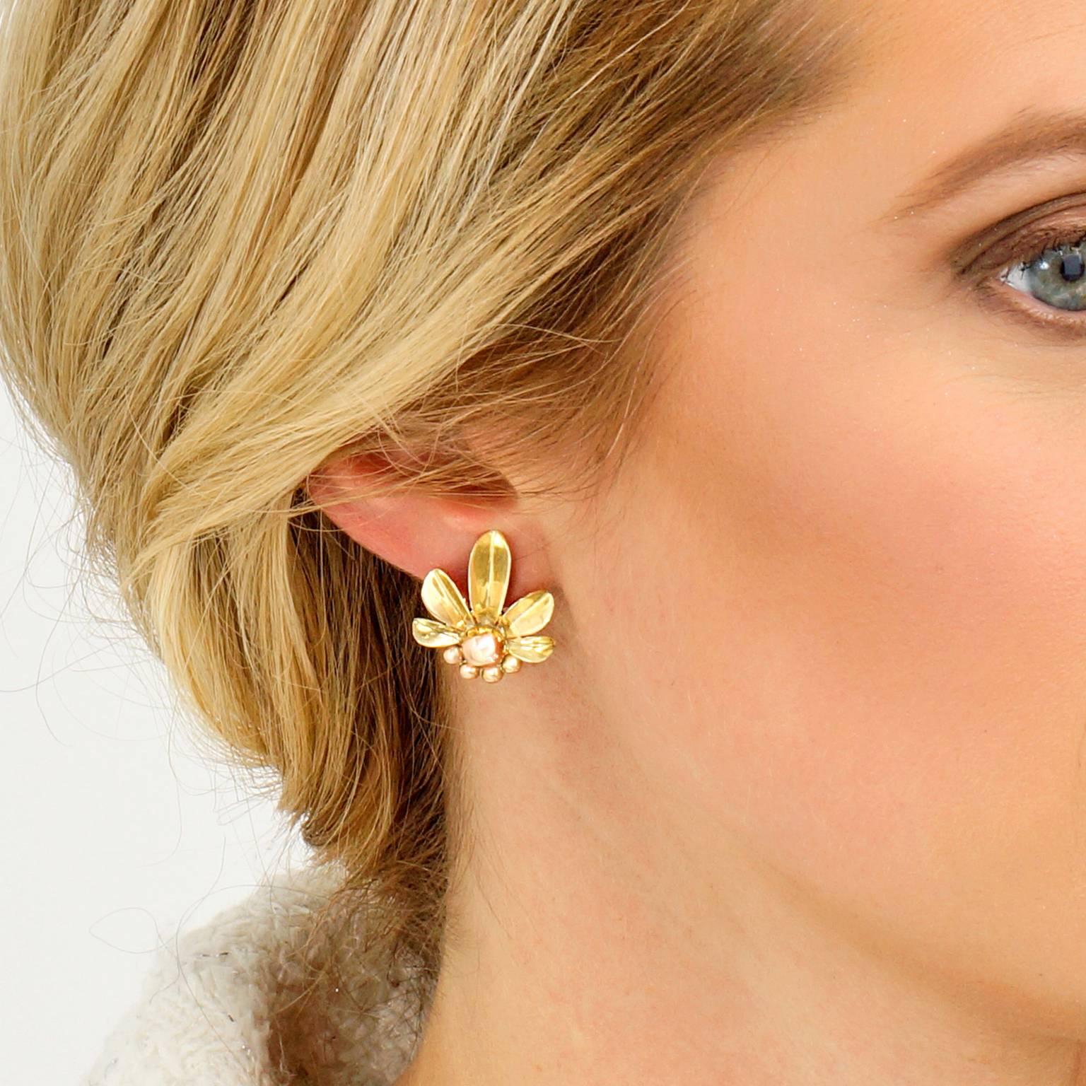 Art Deco Flower Power Gold Earrings 1