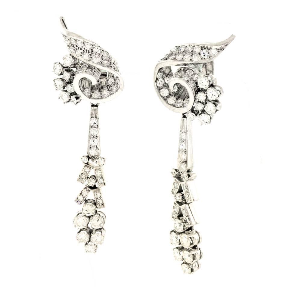 Elegant Fifties Diamond Chandelier Earrings In Excellent Condition In Litchfield, CT