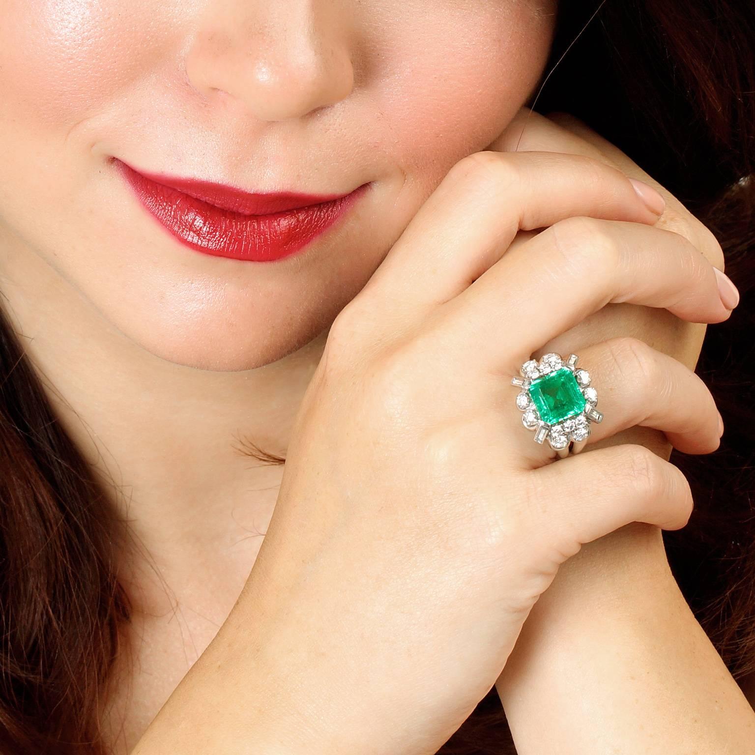 Women's 4.0 Carat GIA Columbian Emerald Diamond  Gold Ring 