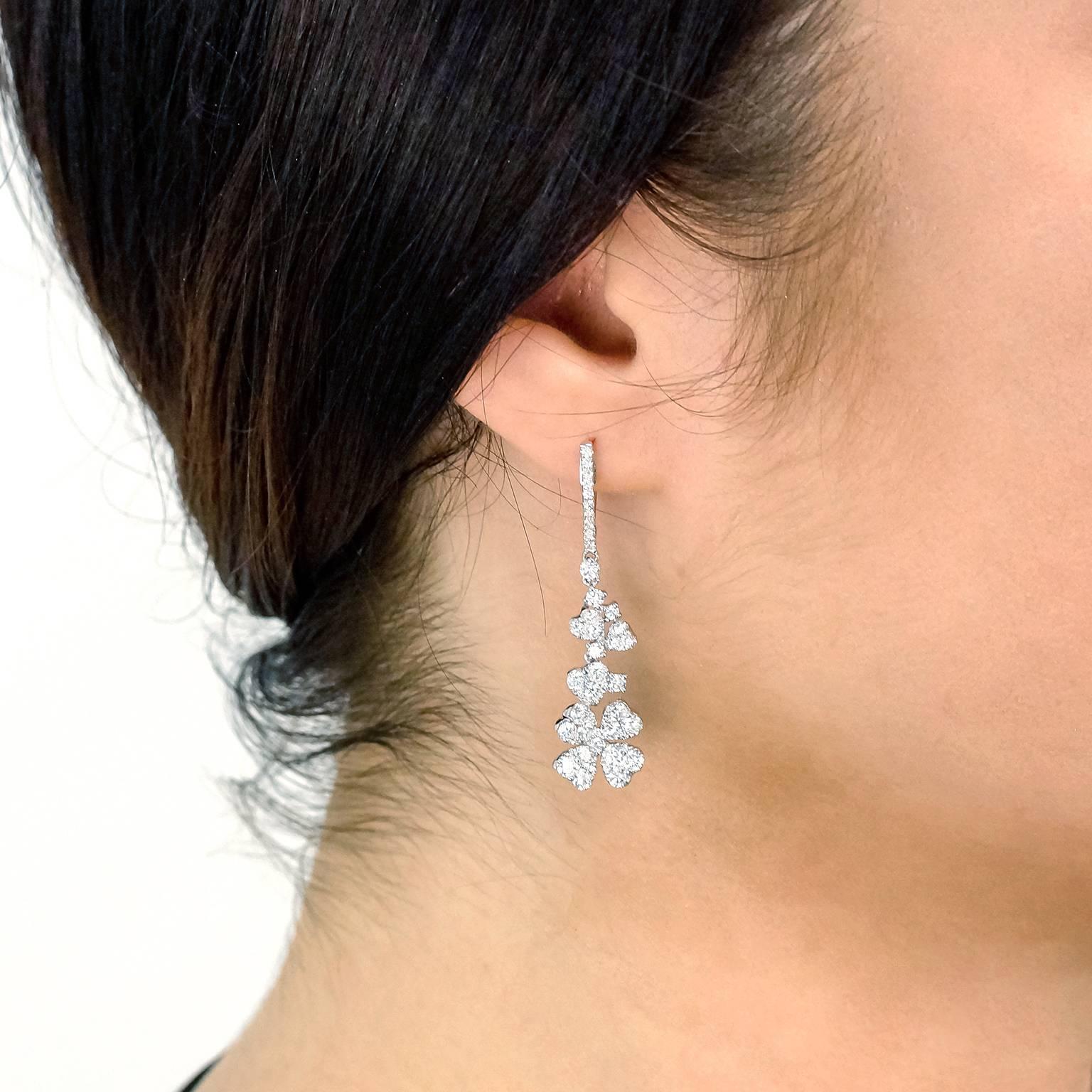 Women's Stunning Diamond-Set White Gold Chandelier Earrings
