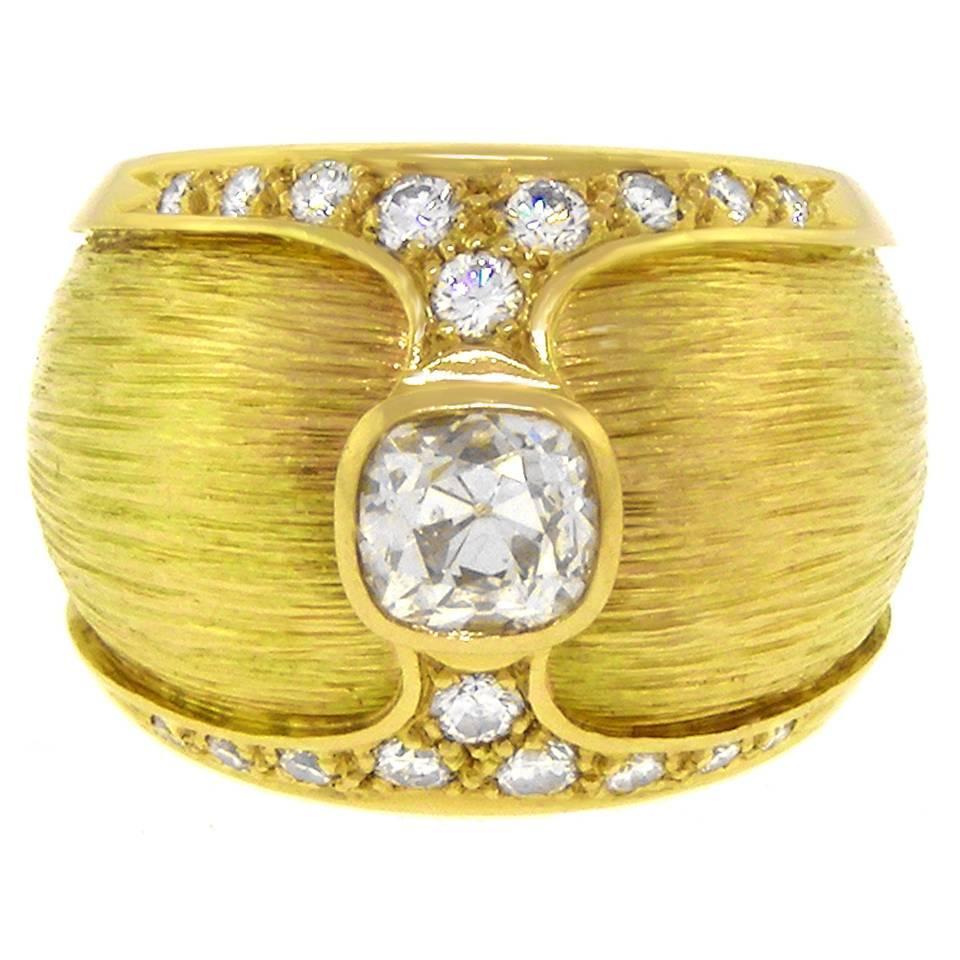 1970s Paul Binder Elegant Modernist Diamond Gold Ring For Sale at 1stdibs