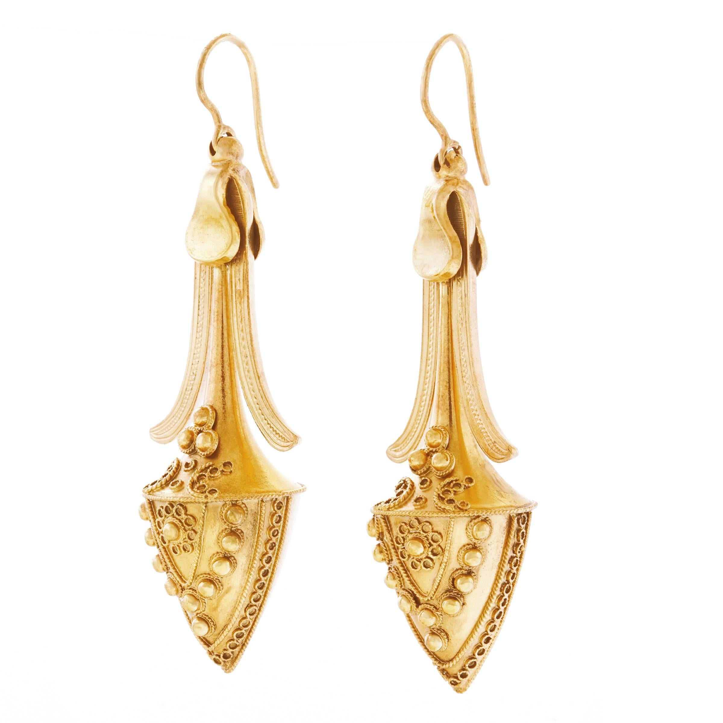 Antique Etruscan Revival Gold Chandelier Earrings In Excellent Condition In Litchfield, CT
