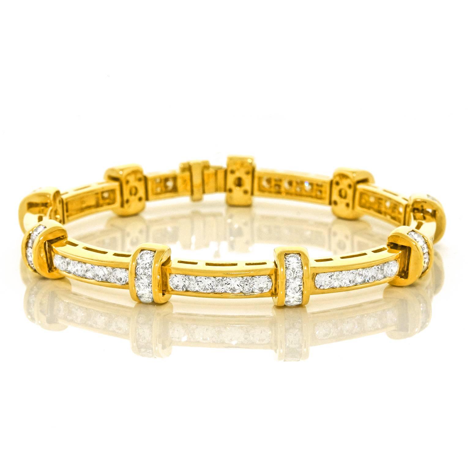 Fabulous 8.82 Carats Total Weight Diamond and Gold Bracelet 5