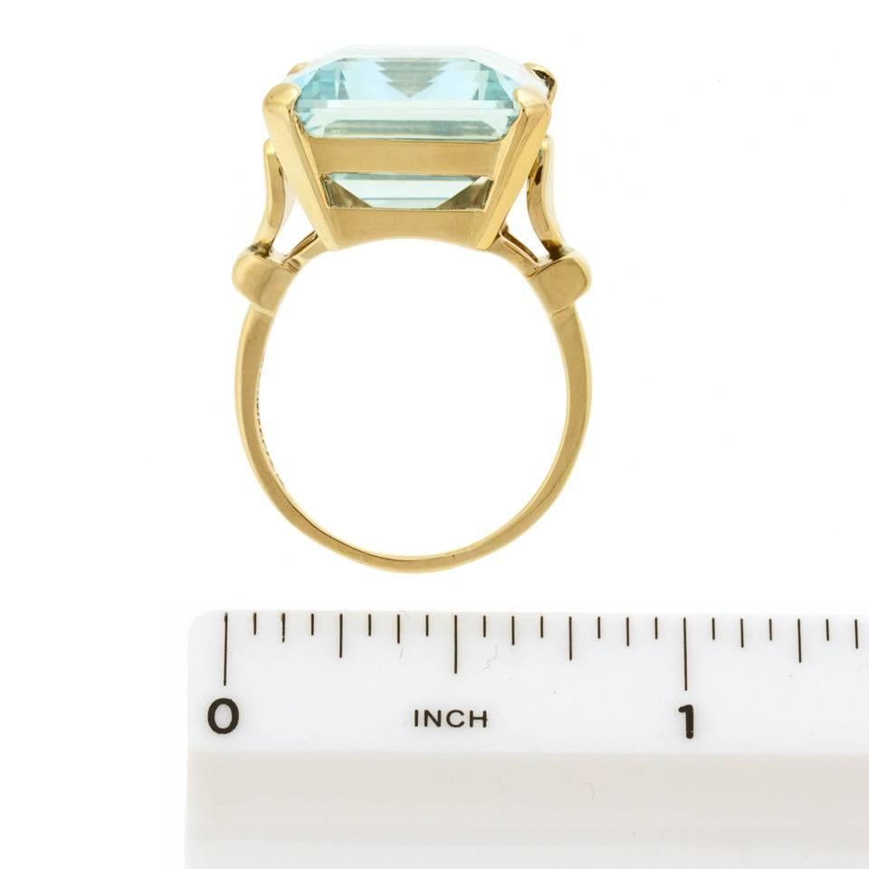 Tiffany & Co. Retro 1940s 20 Carat Aquamarine gold cocktail Ring In Excellent Condition In Litchfield, CT