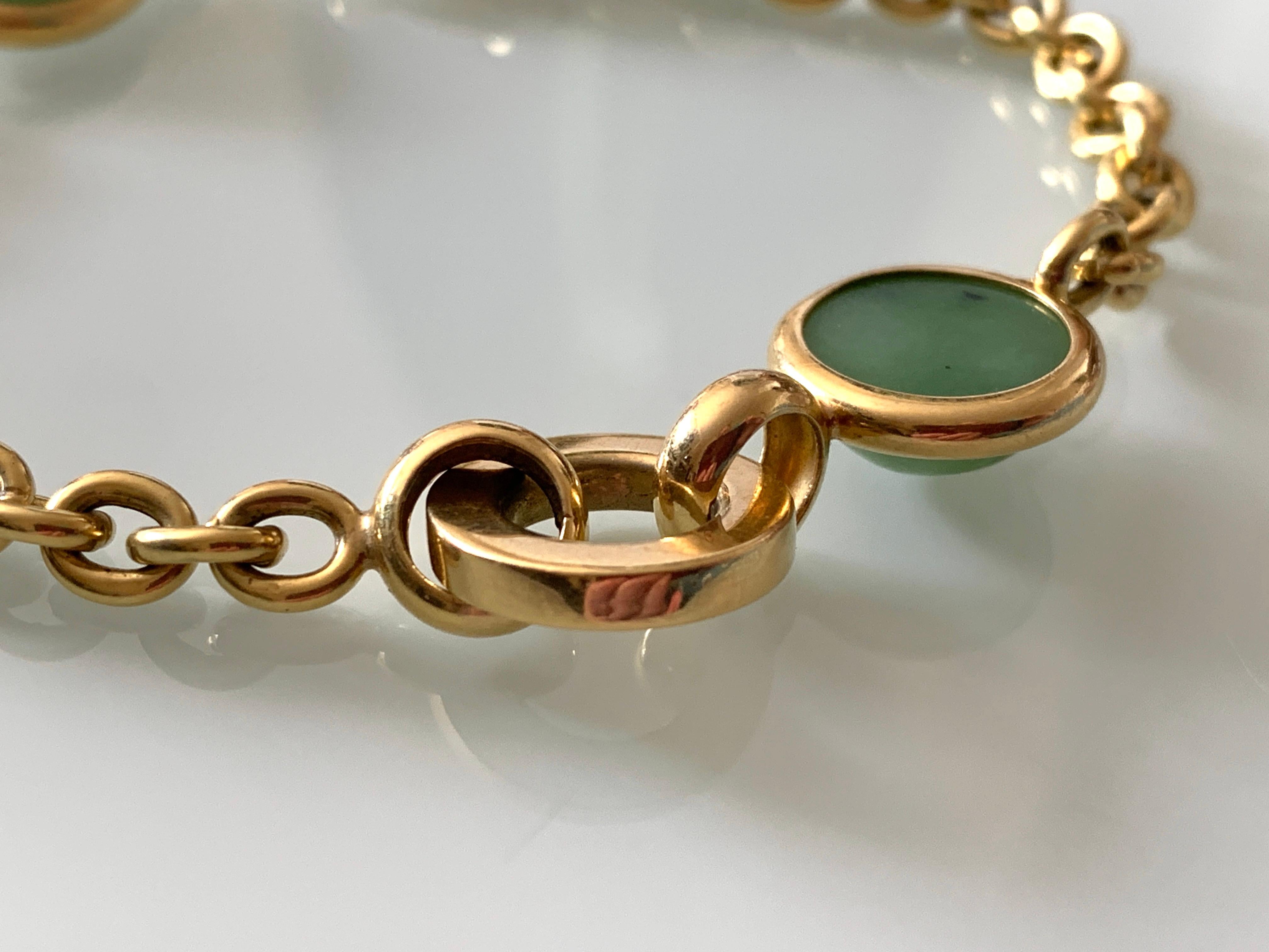 Bracelet français en or 18ct et jade en vente 1