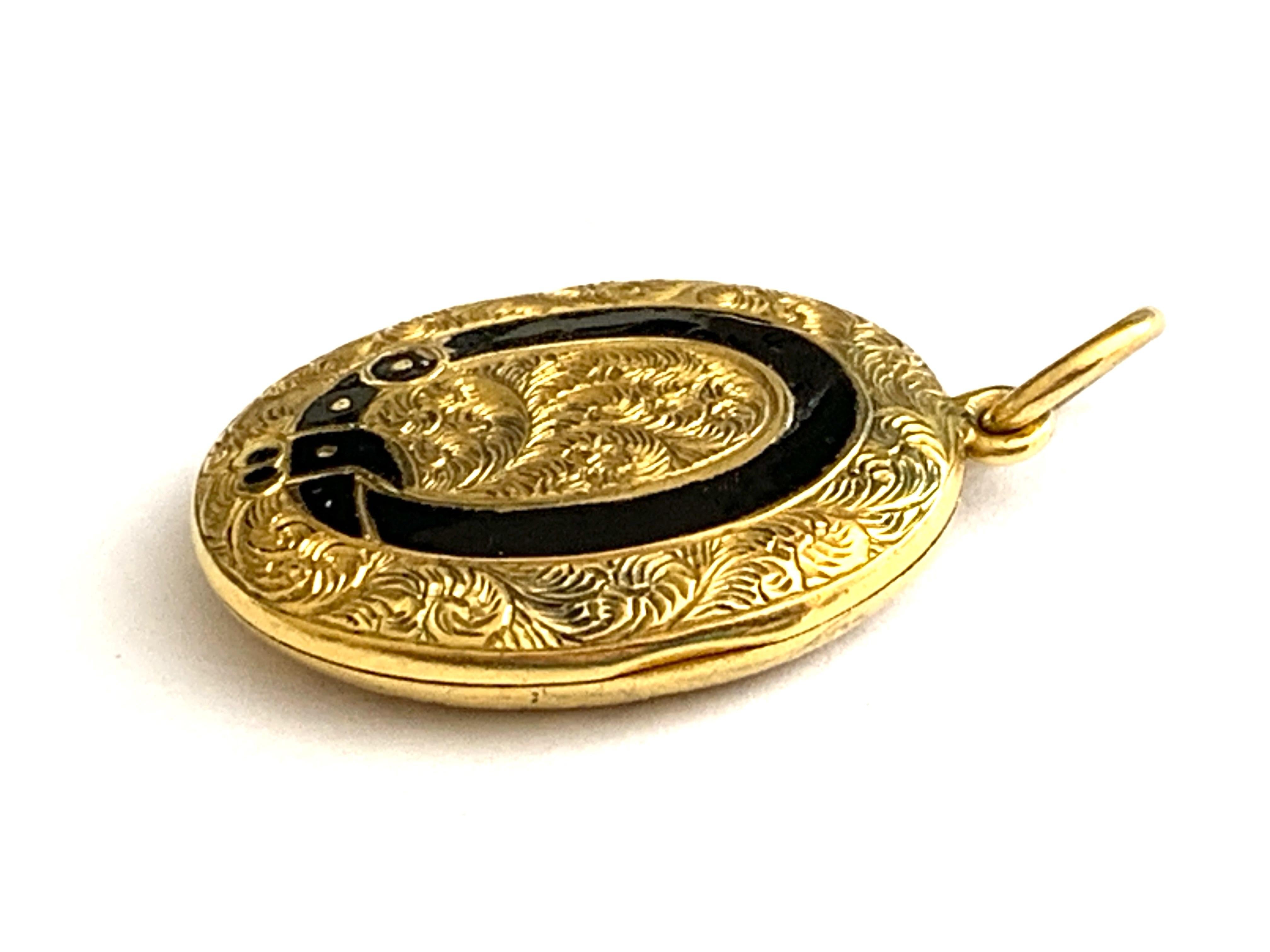 Relicario antiguo de oro de 15 ct con cinturón esmaltado en Bueno estado para la venta en London, GB