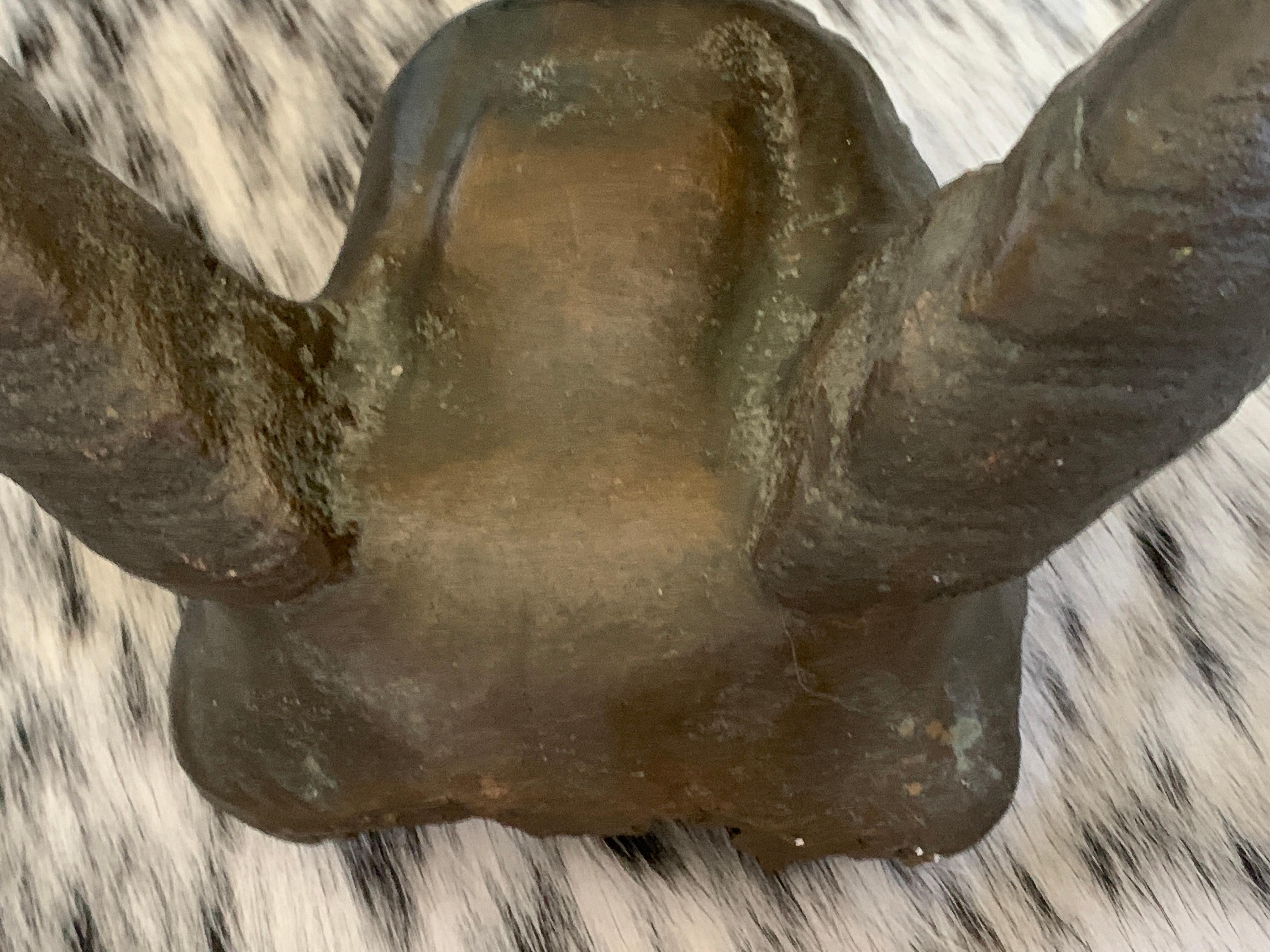 Fusione in bronzo di un corno di ariete e di un teschio in vendita 1