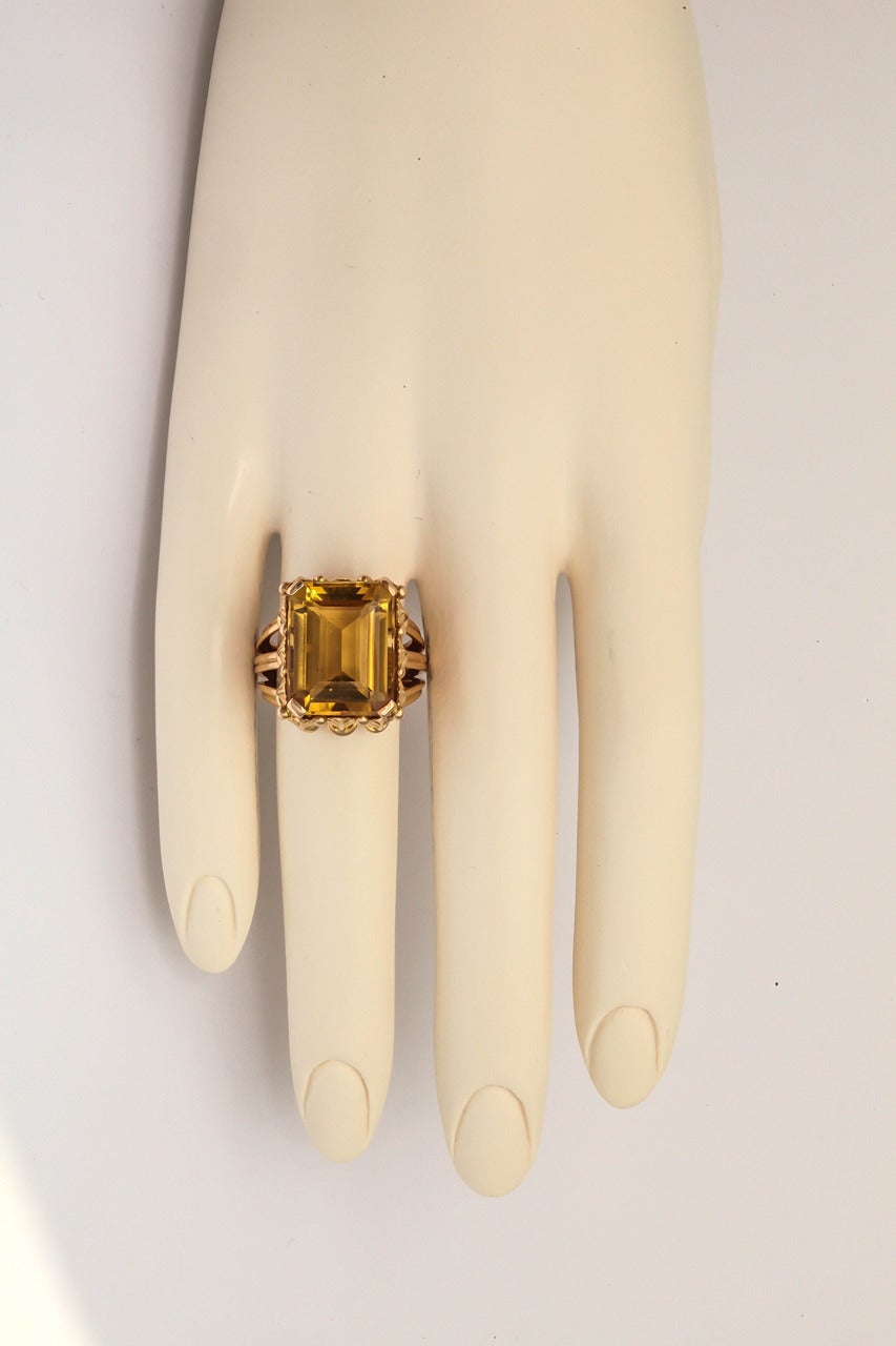 Classical Roman 1970s French Citrine 18k Gold Cocktail Ring, Paris