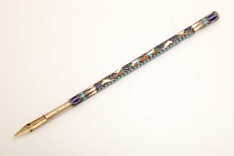 1910s Russian Imperial-era Enamelled Dip Pen with Gold Nib In Good Condition For Sale In St. Catharines, ON