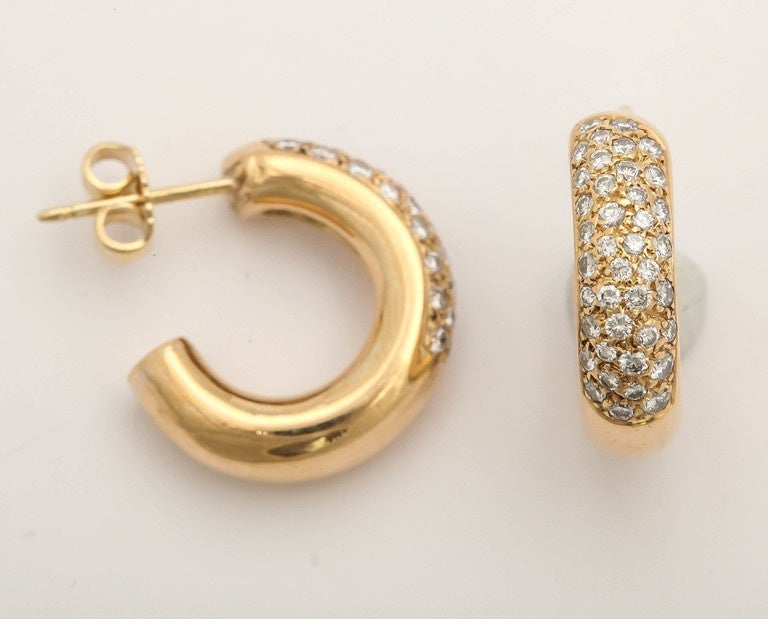 Französische Diamant-Ohrringe aus 18 Karat Gold des 20. Jahrhunderts, Paris (Rundschliff) im Angebot
