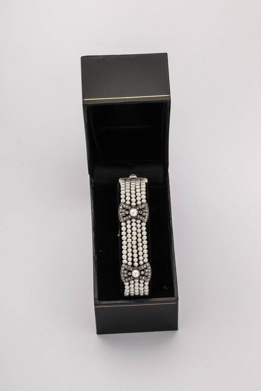 Five Strand Pearl Diamond 18k Gold Bracelet, 20th century For Sale 2