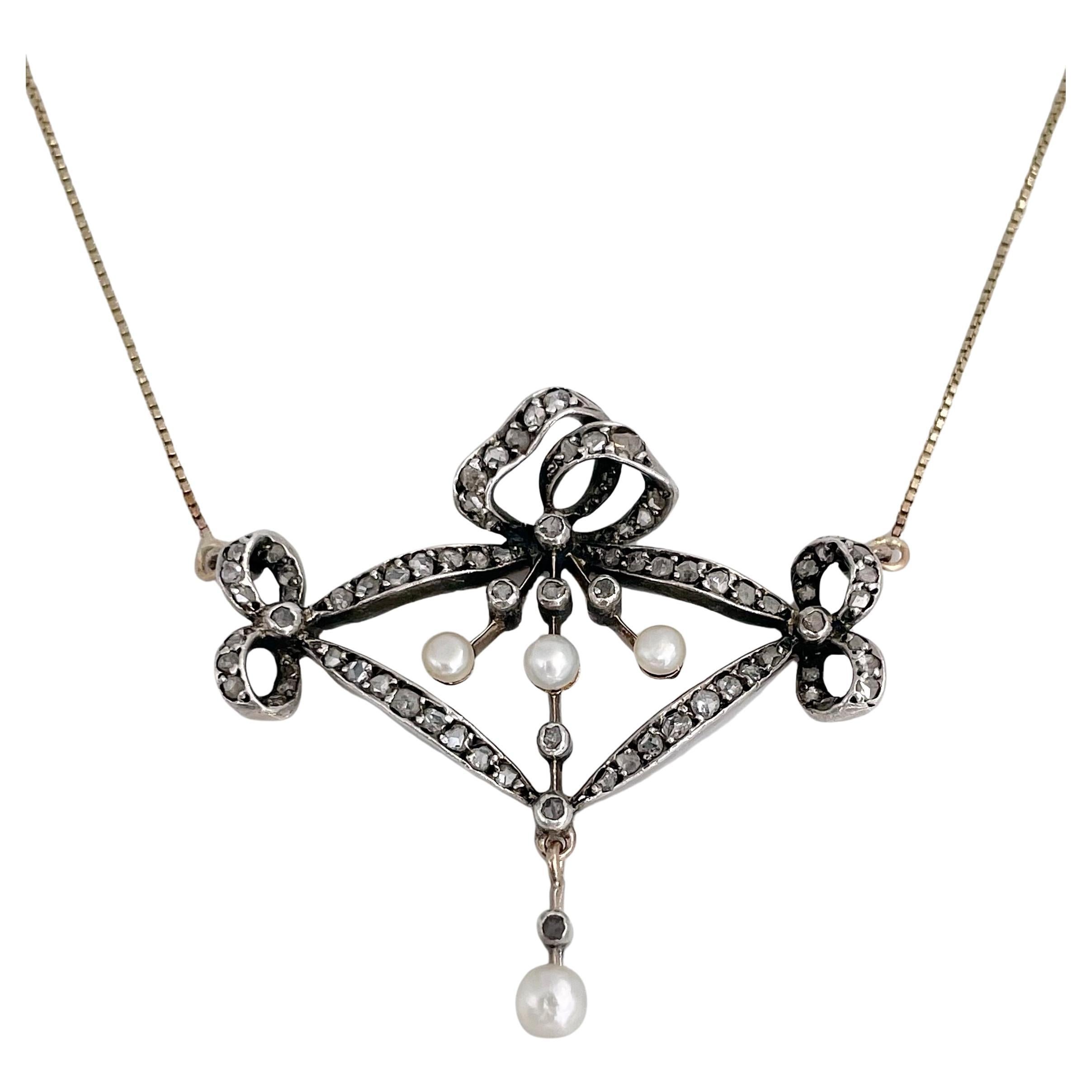 Edwardian 14 Karat Gold Perle Rosenschliff Diamant Bogen Anhänger Halskette im Angebot