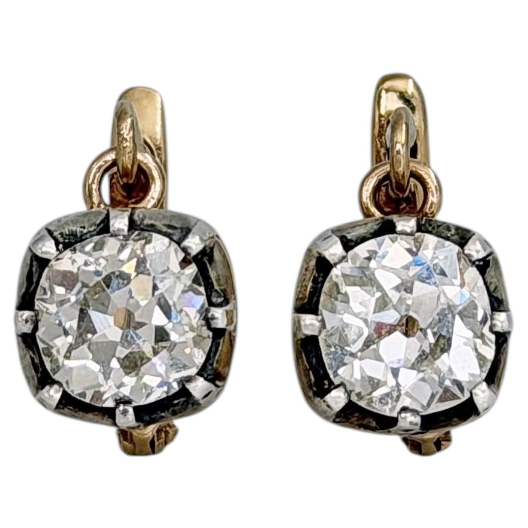 Pendientes eduardianos de oro de 18 quilates con diamantes de corte «Old Mine» de ~1,80 quilates y cierre de palanca en venta