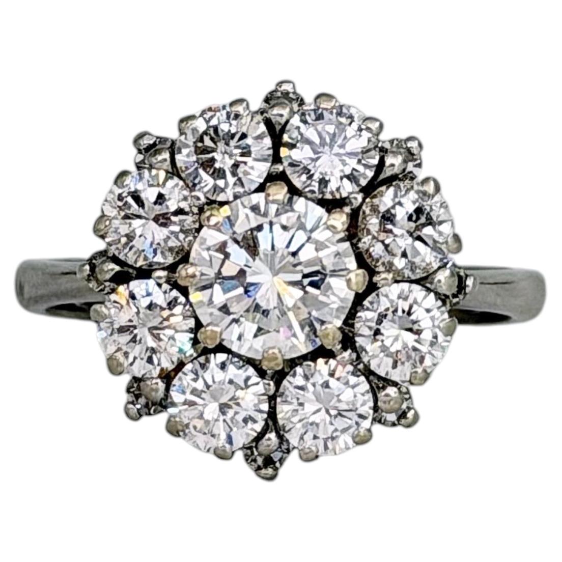 Vintage 18 Karat Gold Round Brilliant Cut Diamond Cluster Ring