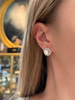 Modern 14 Karat White Gold Pearl TW 1.80 Carat SI Diamond Lever-Back Earrings