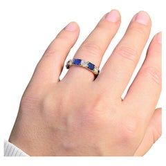Halb-Eternity-Ring mit 3,29 Karat 18K Gelbgold mit blauenen Saphiren und Diamanten