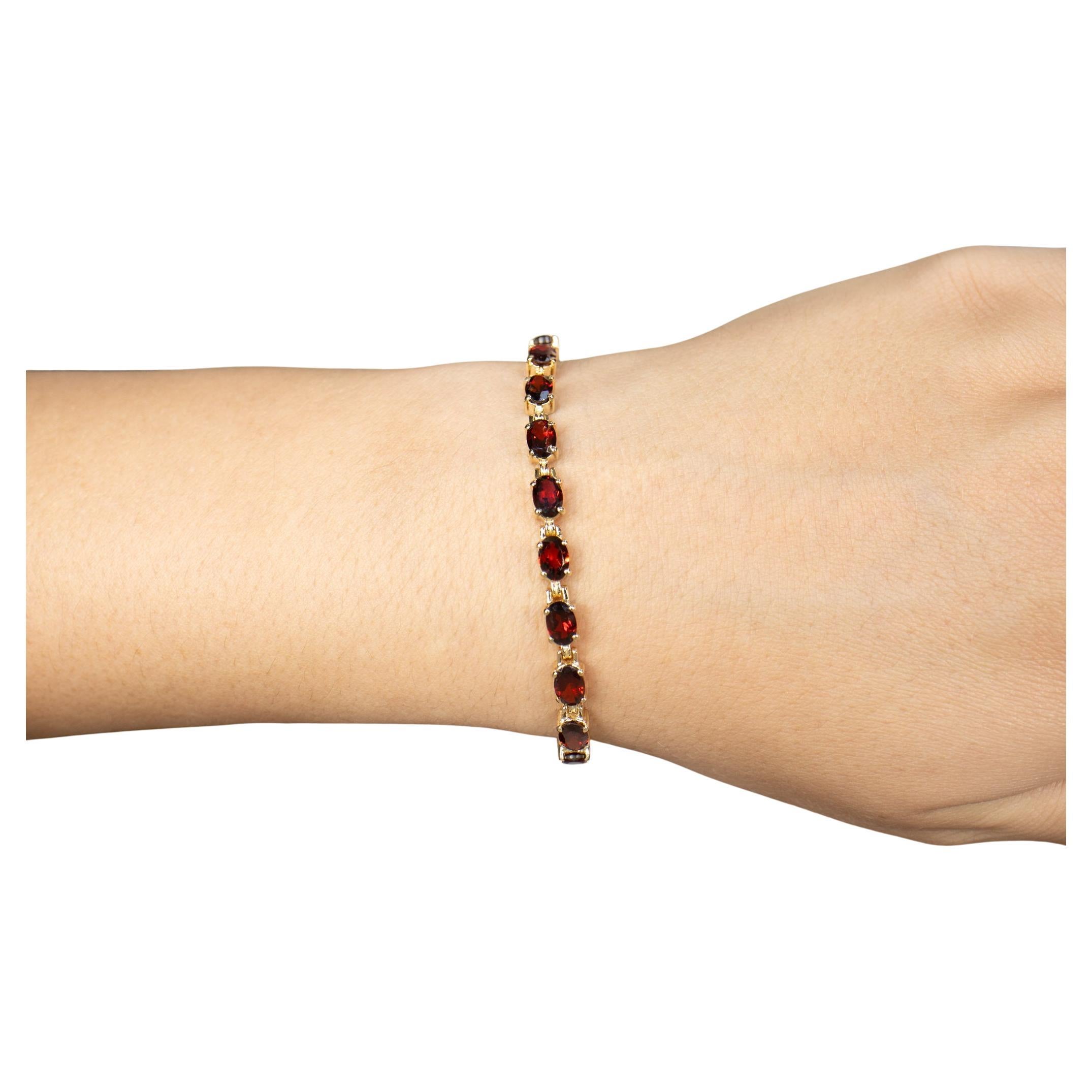 Natürliches rotes Granat-Tennisarmband 11 Karat 14K Gelbgold vergoldetes Silber