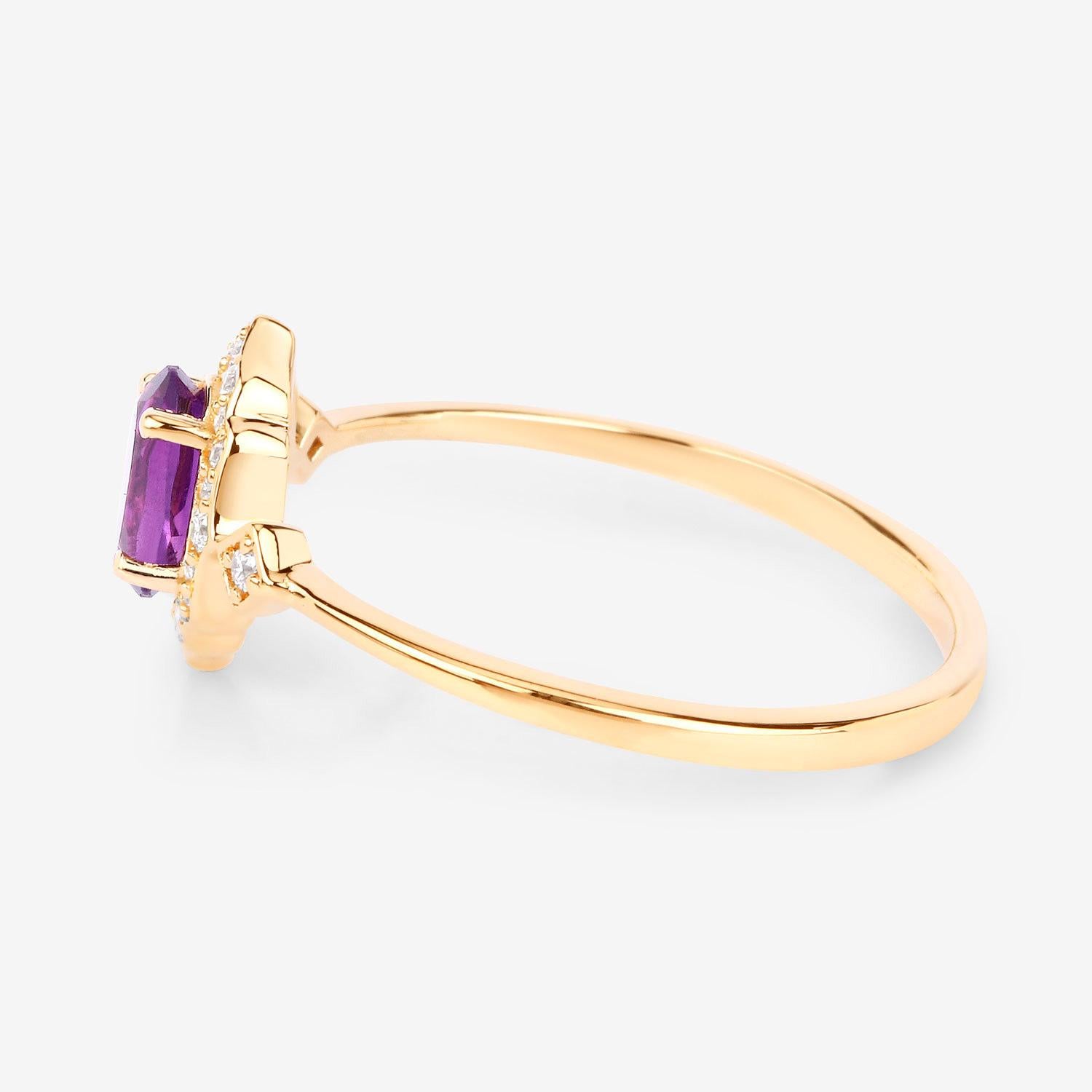 Taglio ovale Anello aureola vintage con ametista e diamanti bianchi in oro giallo 10K in vendita