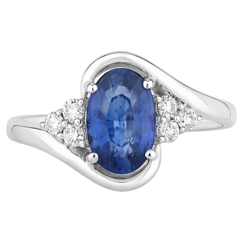 Bague en saphir bleu sertie de diamants, 2,04 carats, en or blanc 18 carats