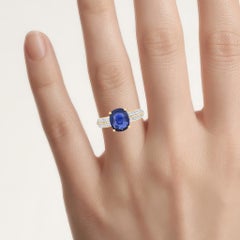 Blue Sapphire Ring With Diamonds 2.6 Carats 18K Yellow Gold