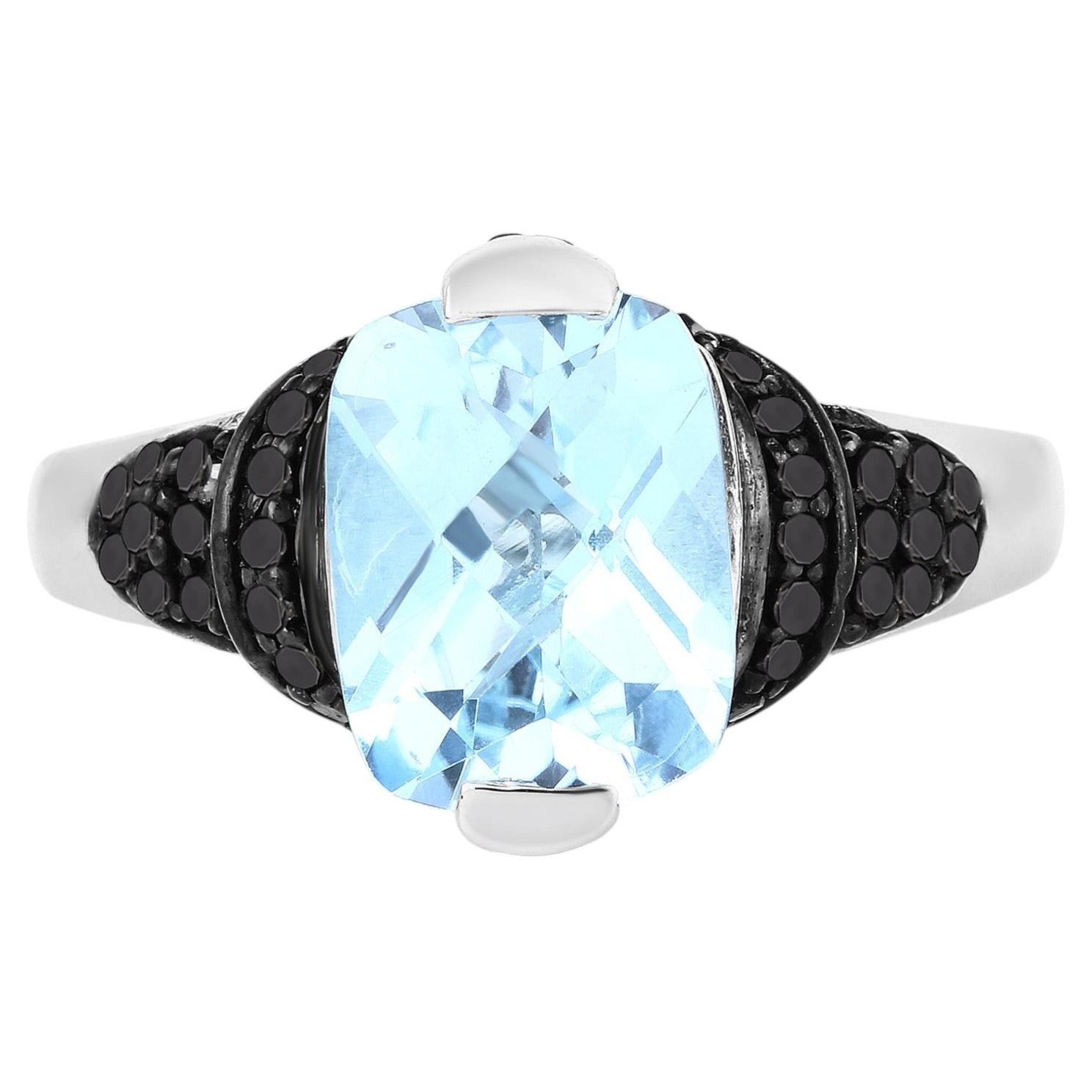 Ring mit Schweizer blauem Topas und schwarzen Diamanten (3.76 Karat), Sterlingsilber im Angebot